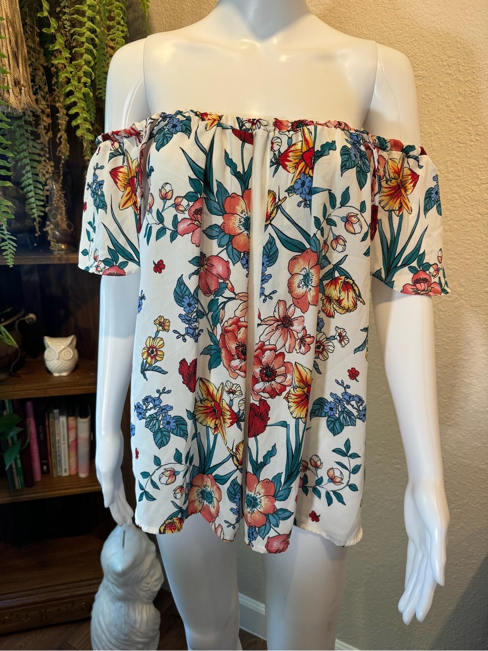 Lily White White Floral Off-Shoulder blouse